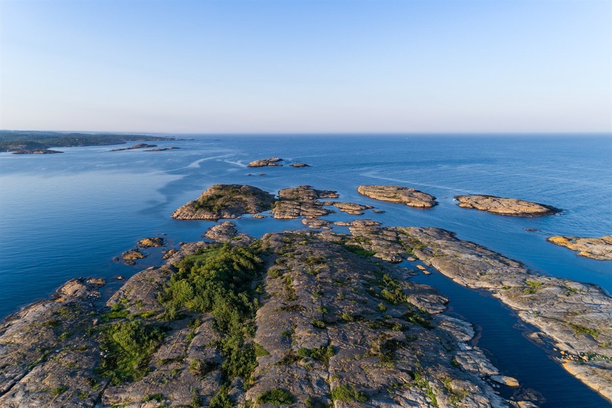 Oversiktsbilde av skjærgården rett på utsiden av hytta Galleribilde