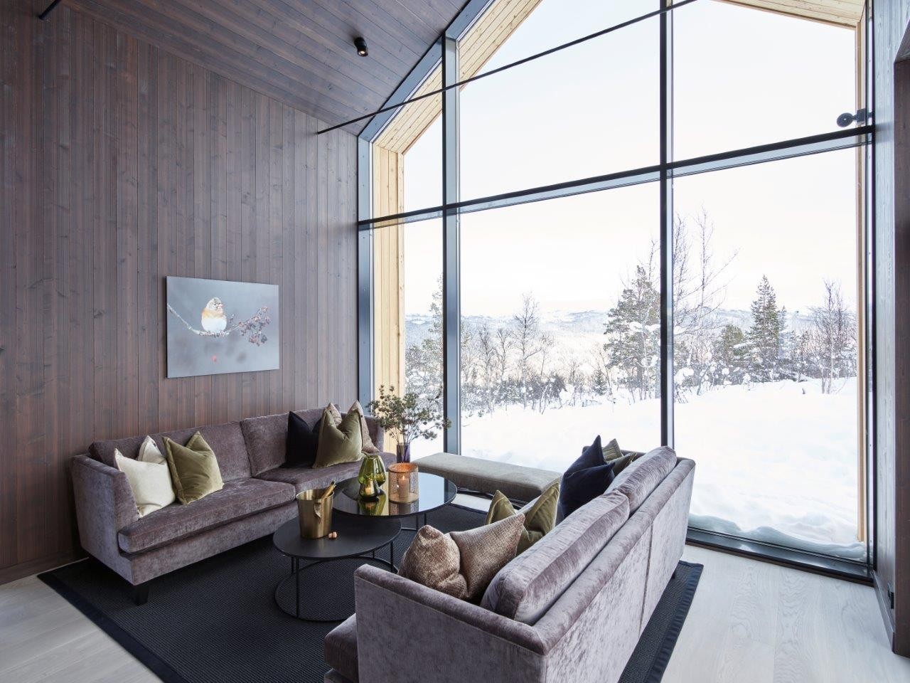 Store vindusflater som bringer naturen rett inn Galleribilde