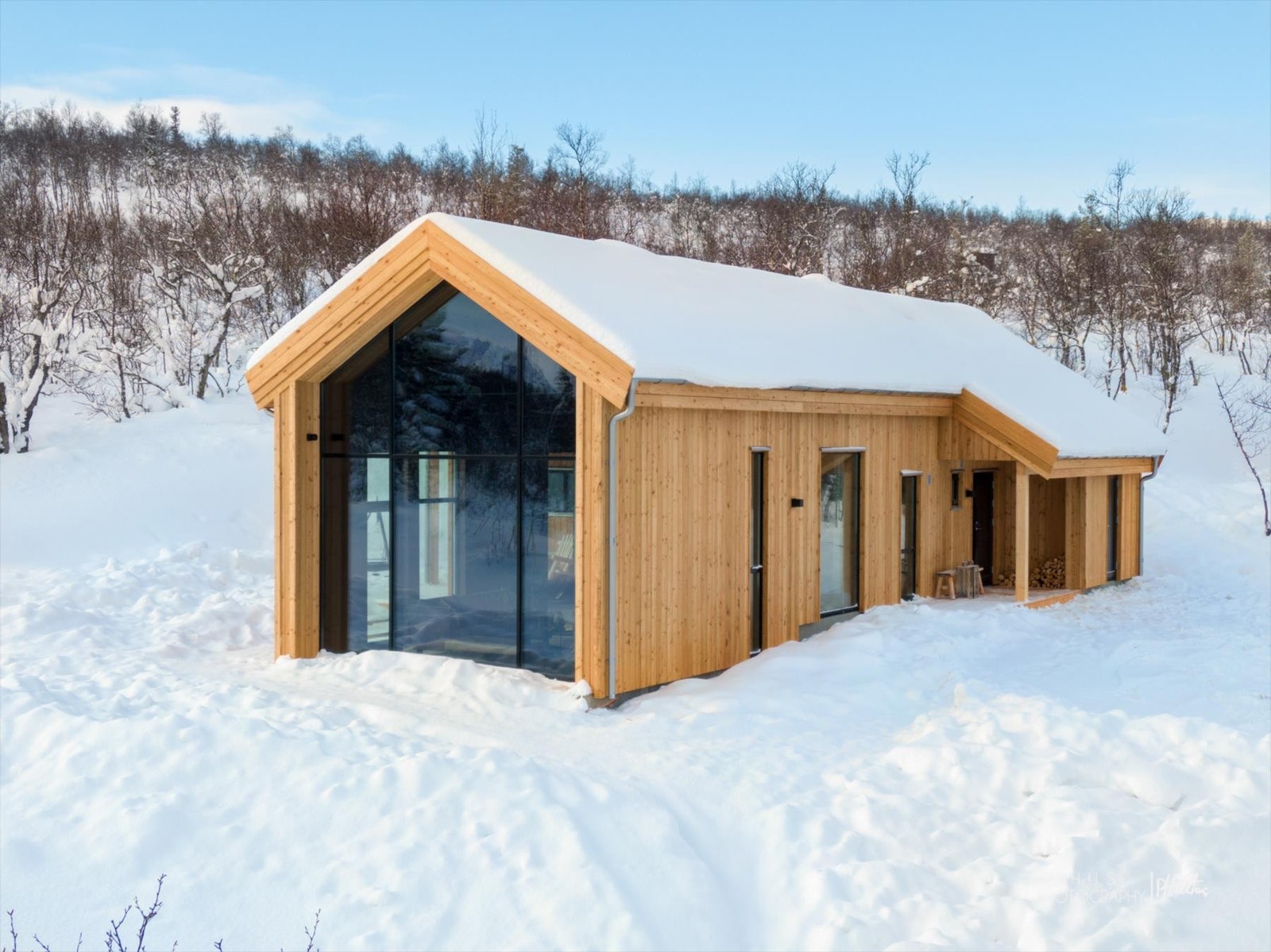 Hytten har vedlikeholdsfri panel i Sibirsk lerk Galleribilde