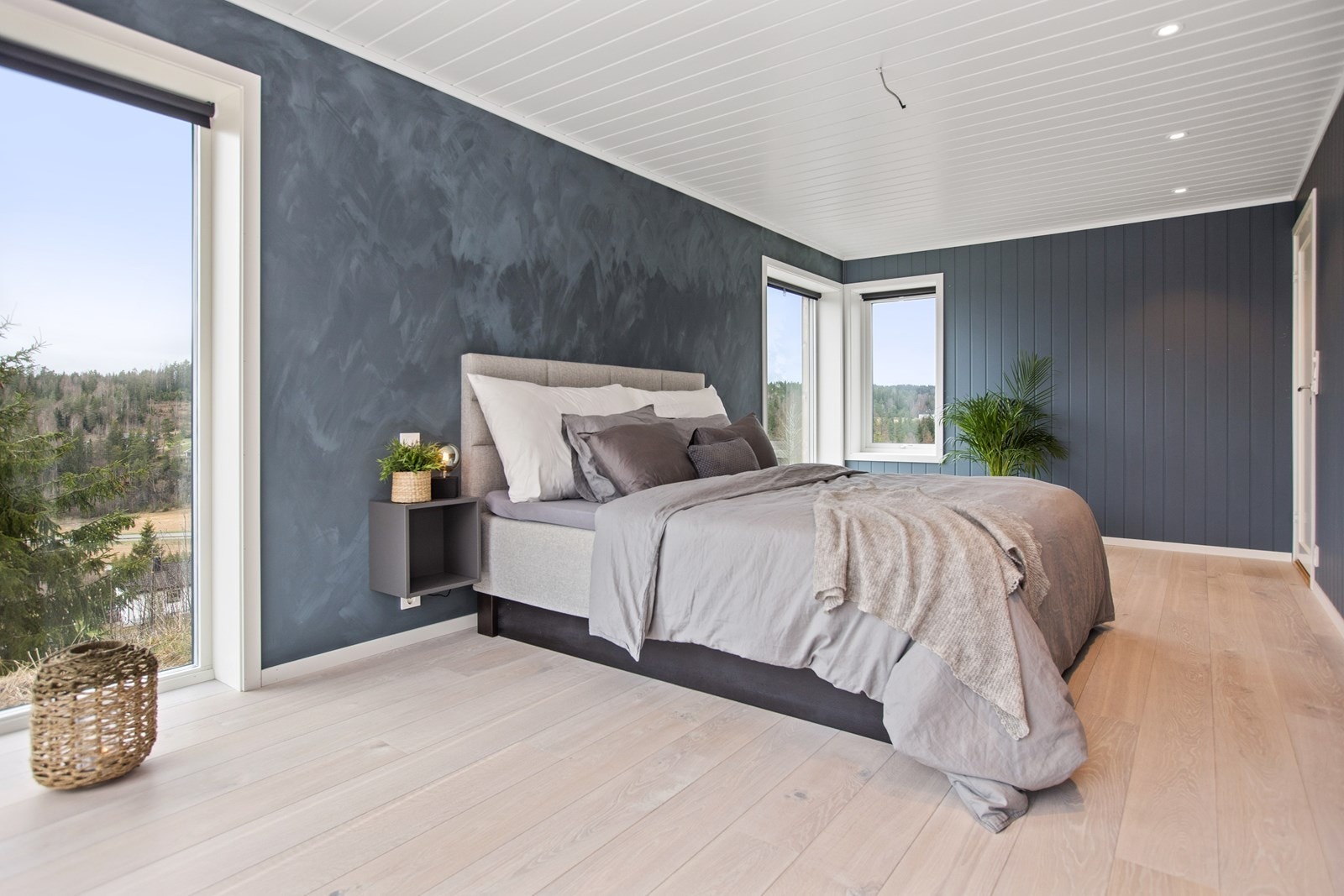 Store, flotte vinduer med pent utsyn. Galleribilde