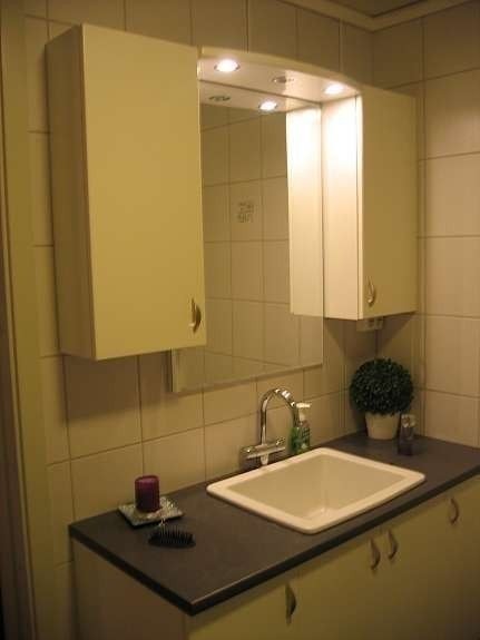 Servant på bad Galleribilde