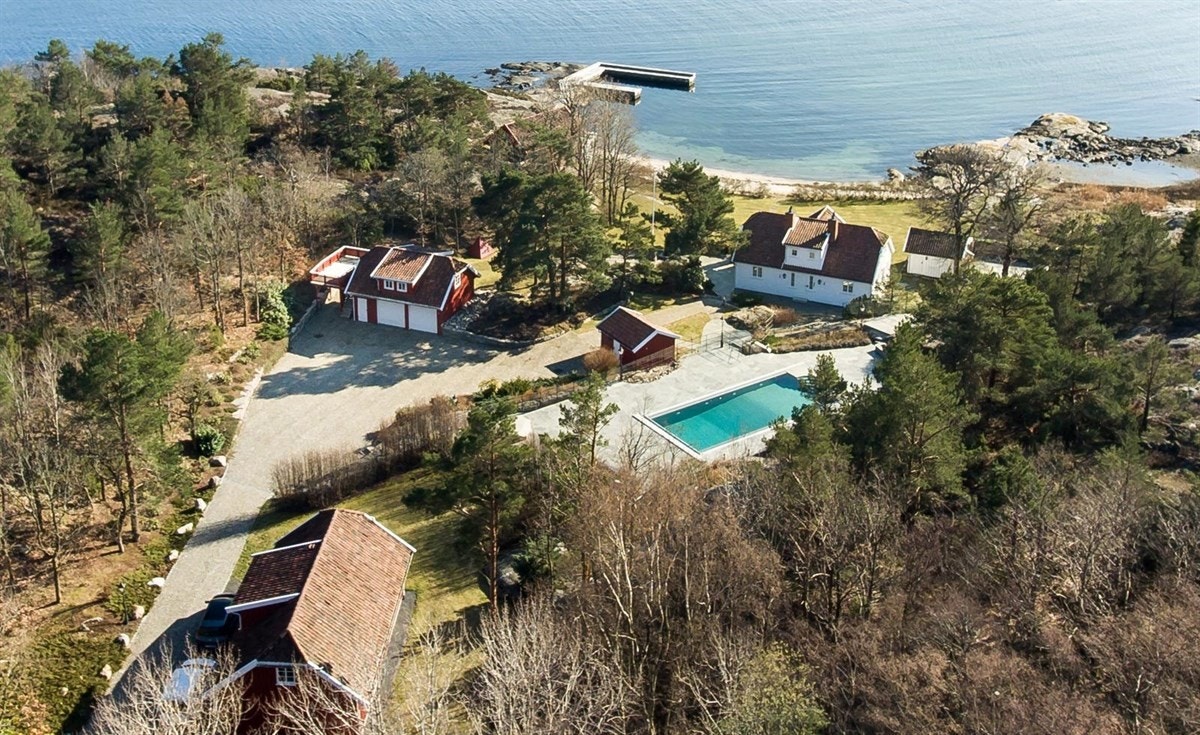 Dronebilde over eiendommen Galleribilde