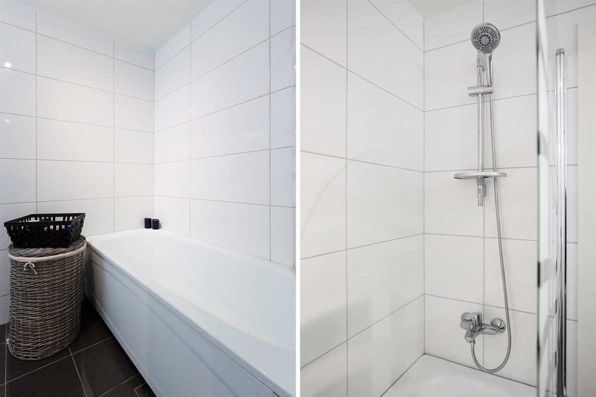 Ett av badene er utstyrt med badekar. Galleribilde