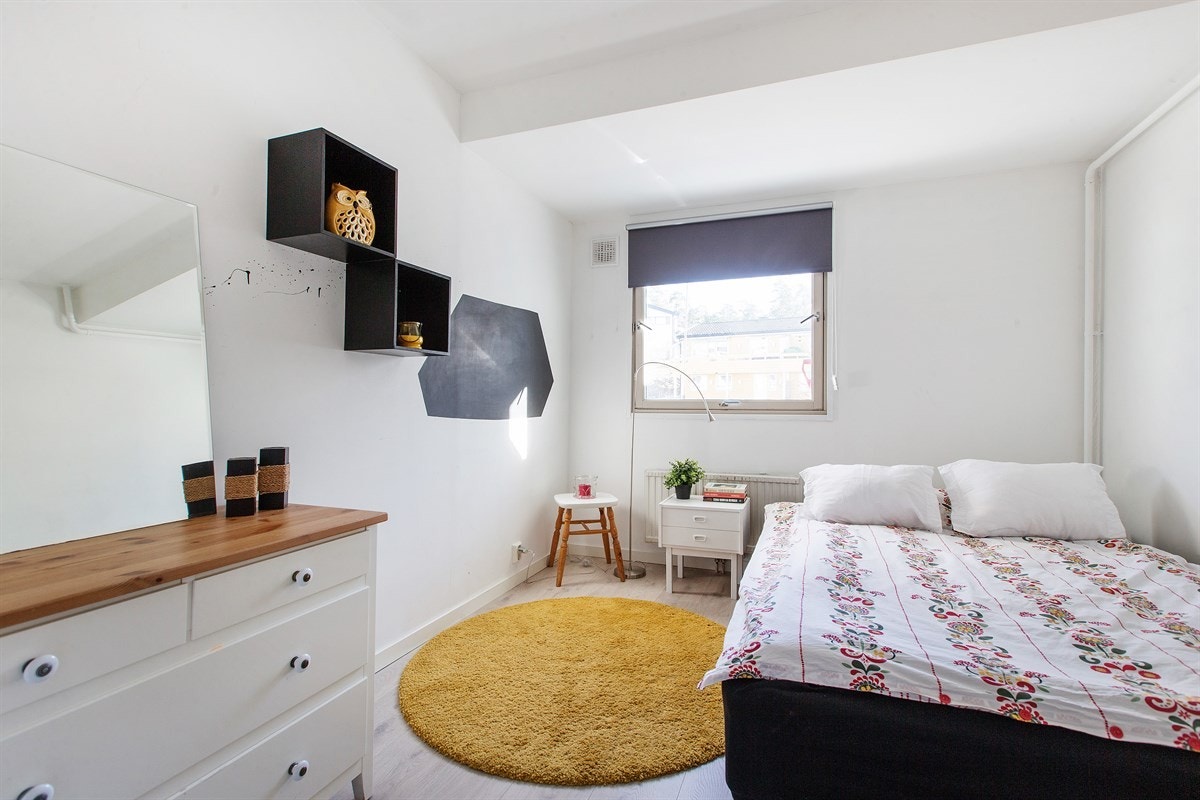 Tre av soverommene ligger vegg i vegg, tilbaketrukket fra den sosiale sonen. Galleribilde