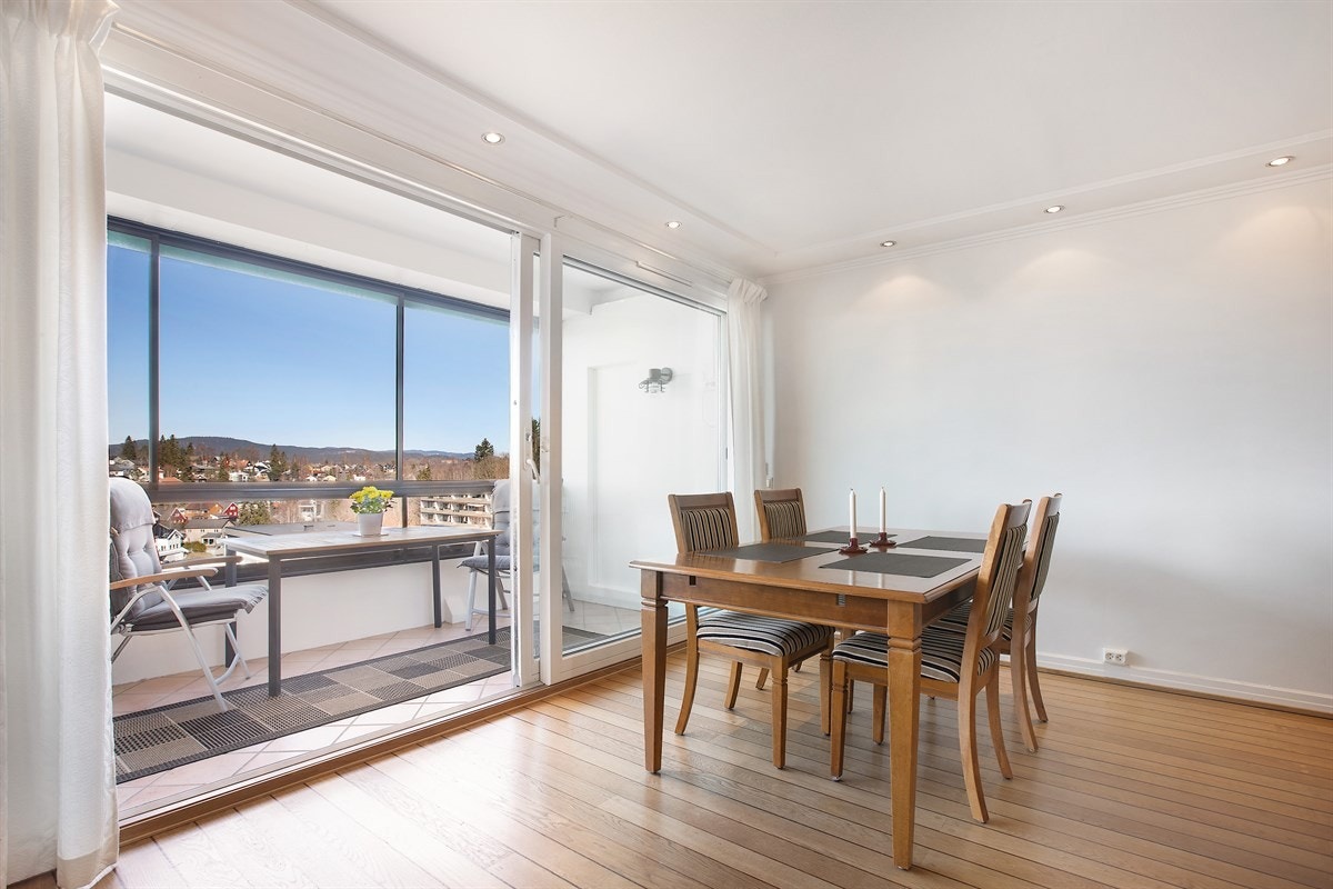 God plass til middagsgjestene Galleribilde