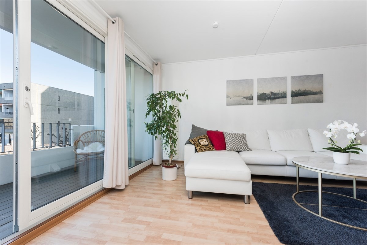 Utgang til nordvestvendt balkong Galleribilde