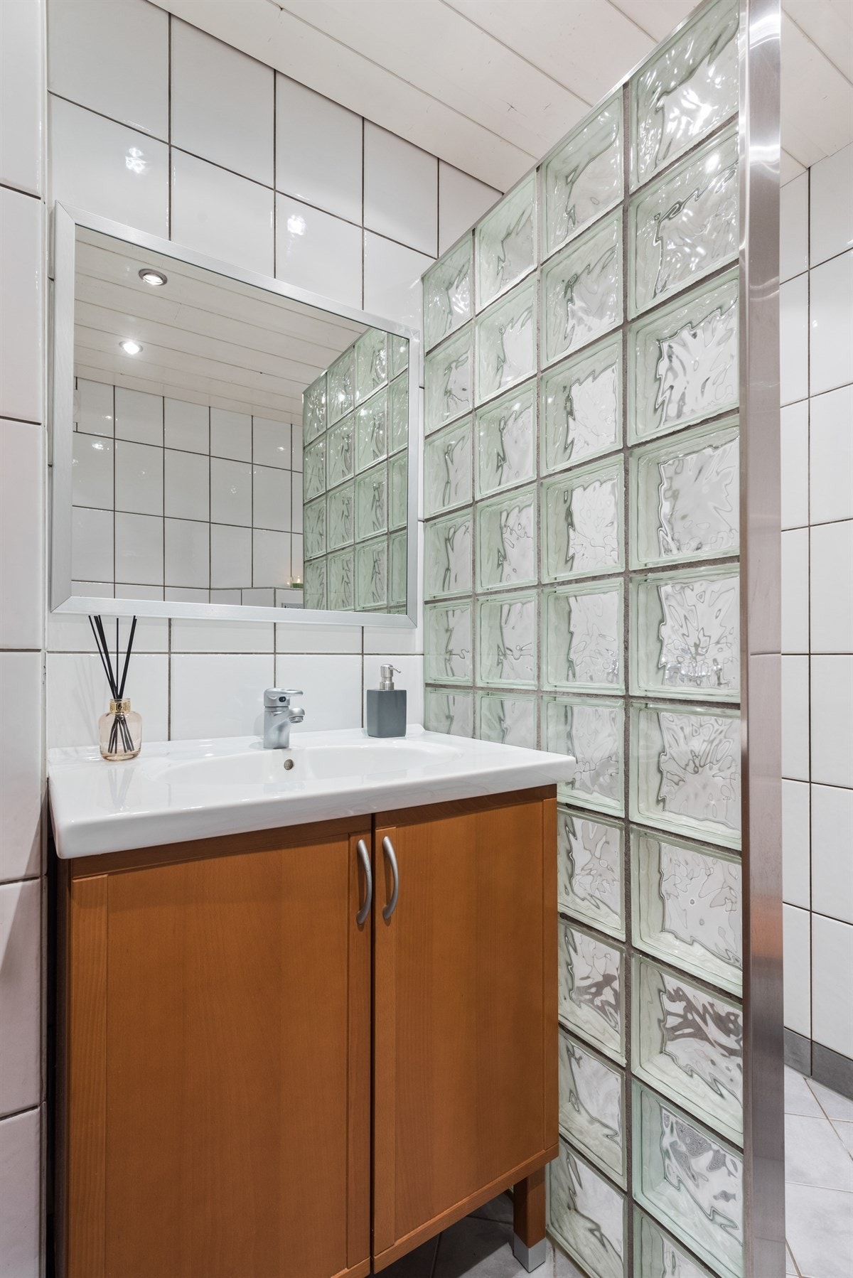 Det er opplegg for vaskemaskin på baderom Galleribilde