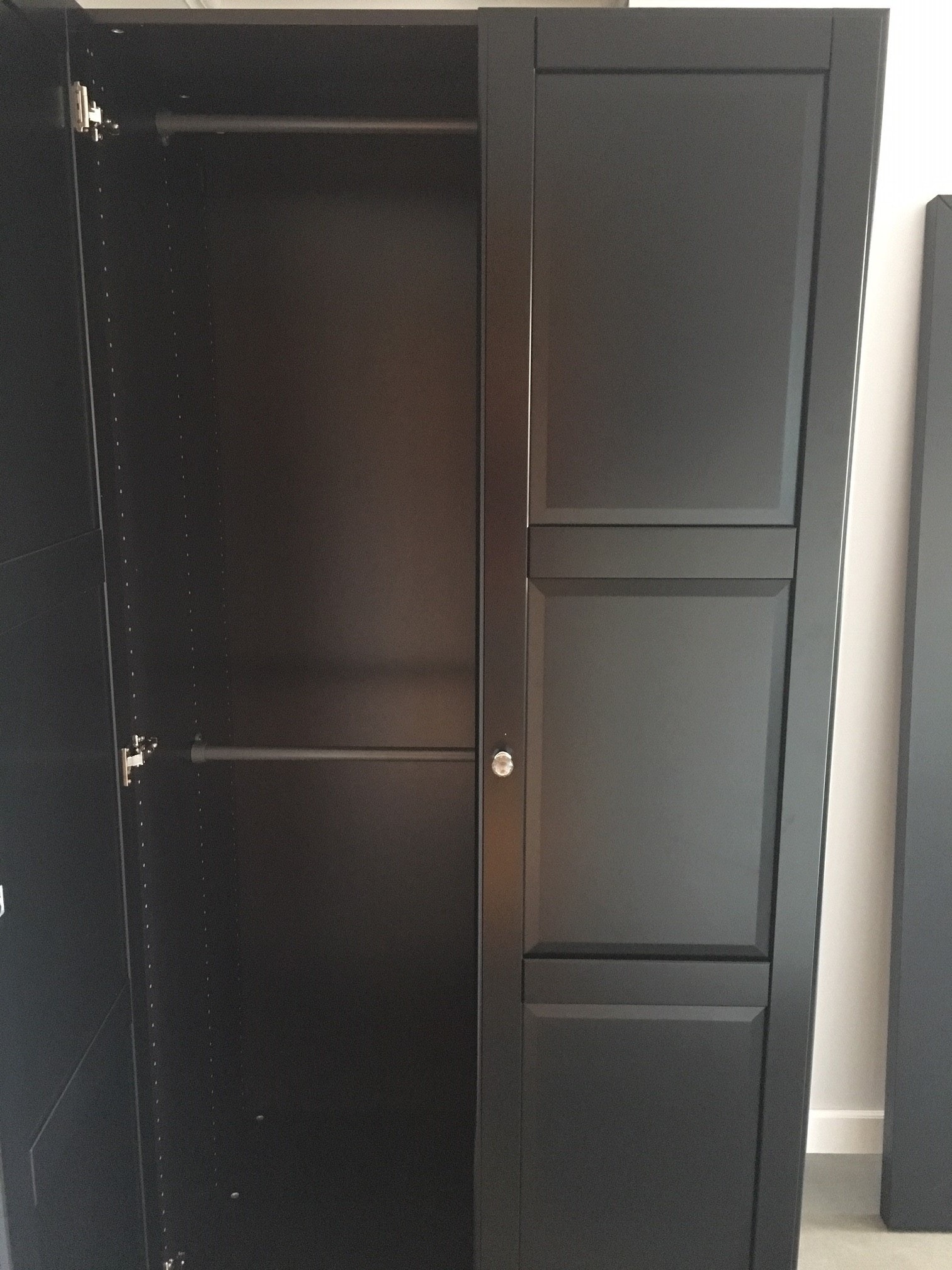 Garderobe gang Galleribilde