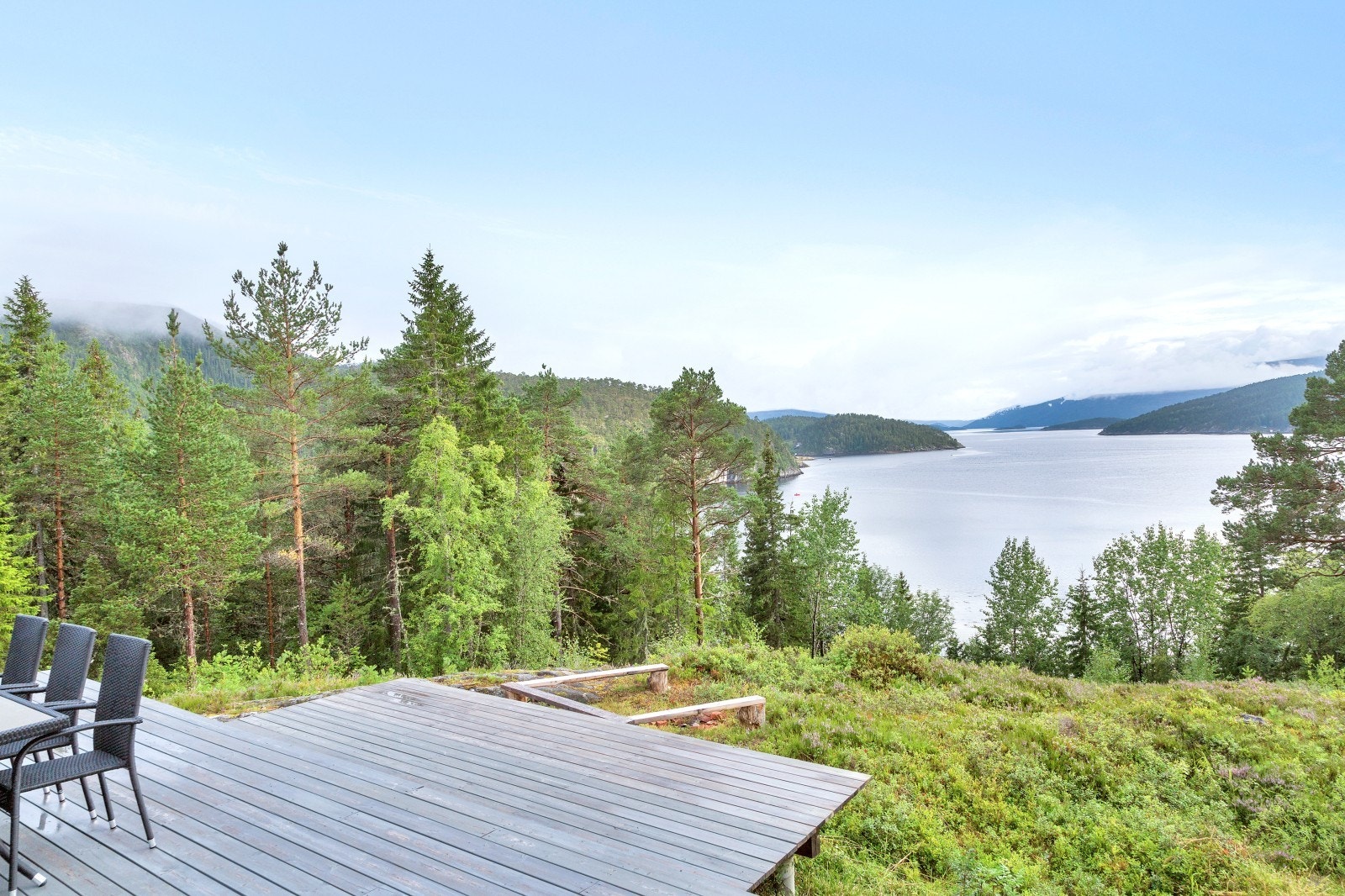 Fritidsbolig med nydelig sjøutsikt. Galleribilde