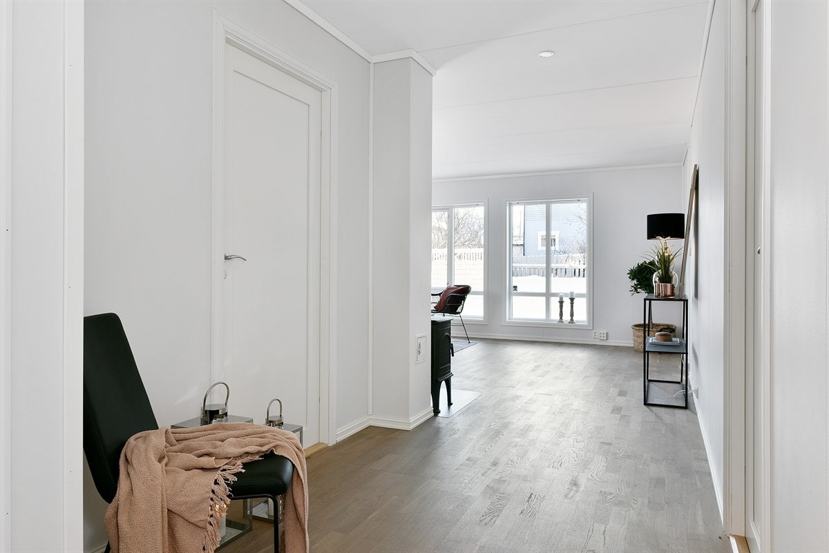 Gang inn til stuen. Galleribilde