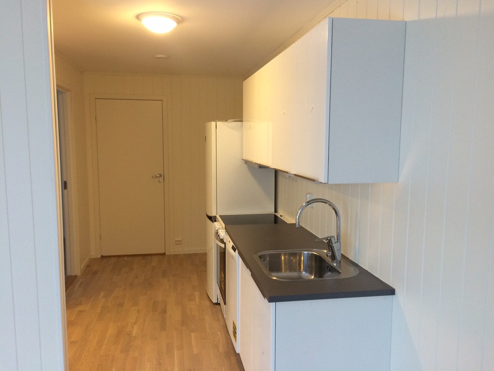 Kjøkken/inngang til bad Galleribilde