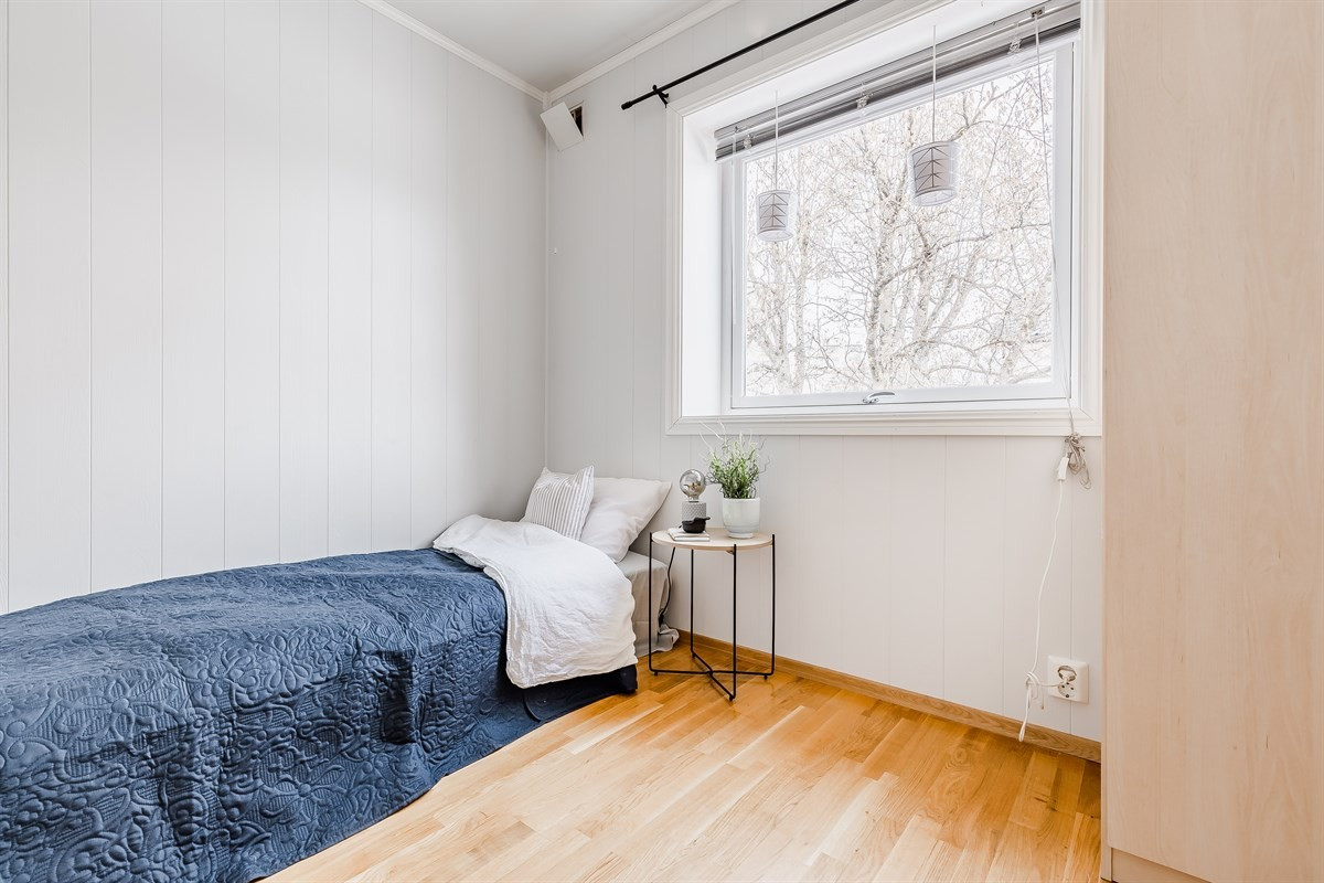 Soverom med garderobeskap