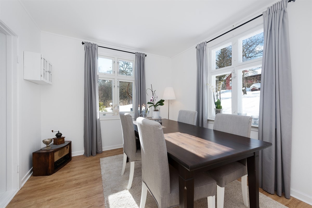 Mateusz Zubrzynski ved Foss & Co Ski presenterer Nittedalsveien 308! Galleribilde