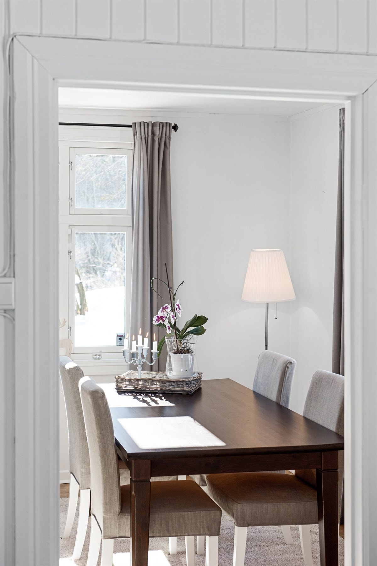 Den mindre stuen passer utmerket som en spisestue ellers tv-stue. Galleribilde