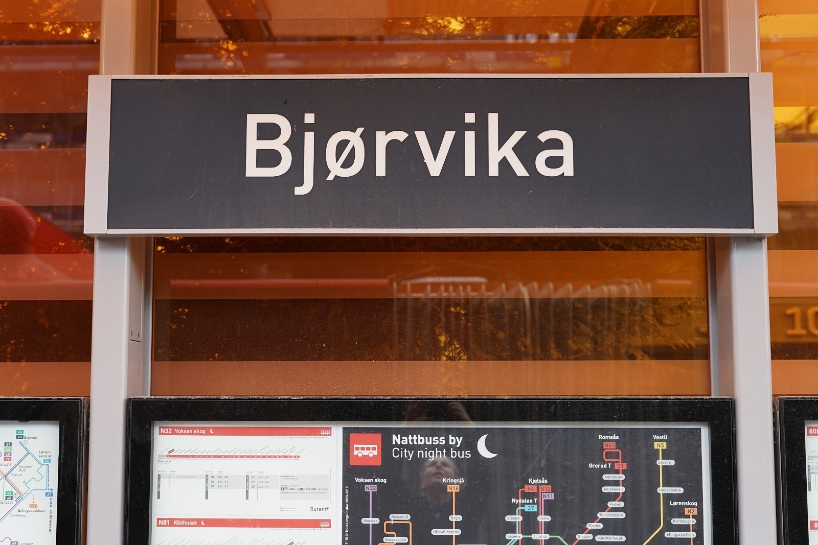 Som beboer på Munch Brygge får du denne fordelen – med buss, trikk og bysykler i gangavstand og Norges beste kollektivknutepunkt, Oslo S, i nærområdet.
Det vil aldri bli så lett å dra på jobb/ferie som når du kan trille kofferten bort til Flytoget. Galleribilde