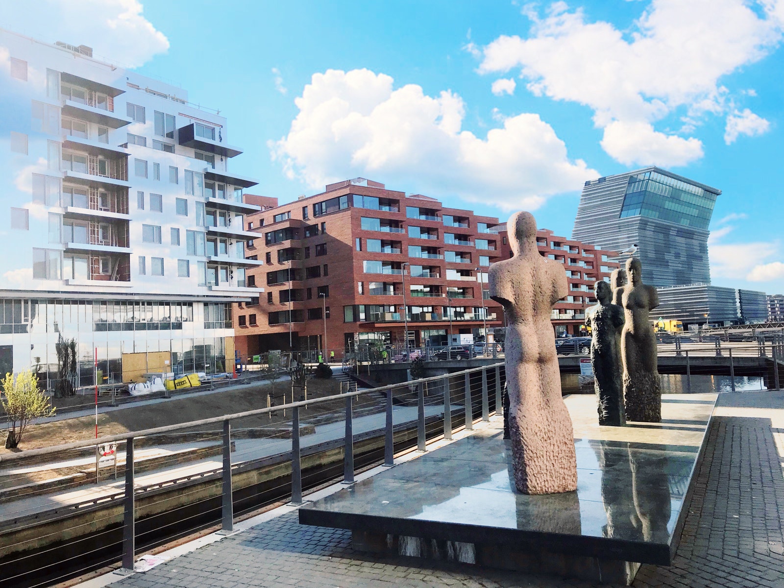 Velkommen til Munch Brygge - ditt nye sted ved fjorden. Perfekt plassert på bryggekanten der Akerselven renner ut i Oslofjorden kommer Munch Brygge. Galleribilde