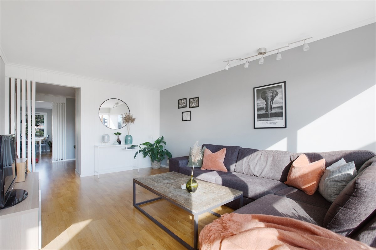 Leiligheten holder en god standard med et lett og delikat material- og fargevalg. Galleribilde