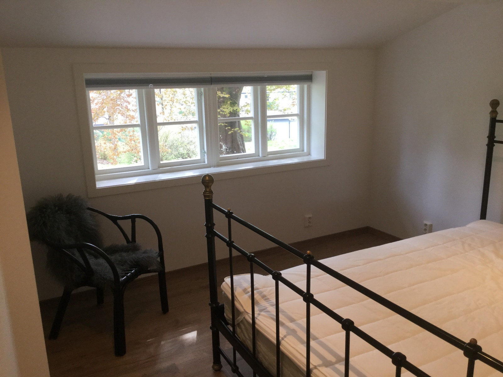 Soverom med vindu mot sør Galleribilde