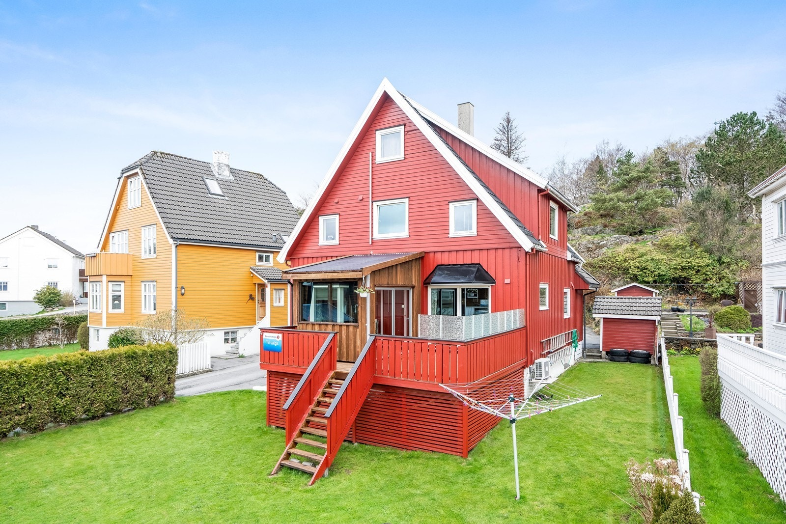 Her ser du Buøy skogen rett bak boligen. Trygg skolevei! Galleribilde