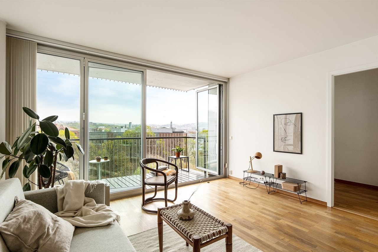 Velkommen til Waldemars Hage - Presentert av Sondre Aamodt og Synøve B. Åsheim v/Notar Oslo. Galleribilde