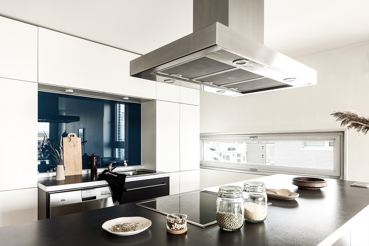 Integrert platetopp og avtrekksvifte. Galleribilde