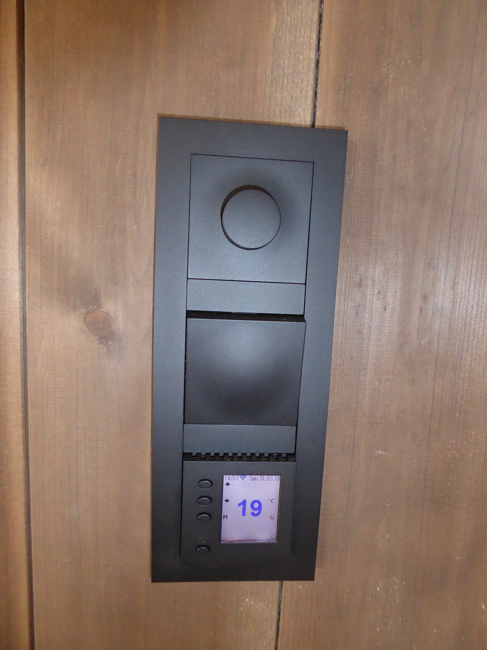 Elko+ Dimmer og panel for justering av gulvvarme. Galleribilde