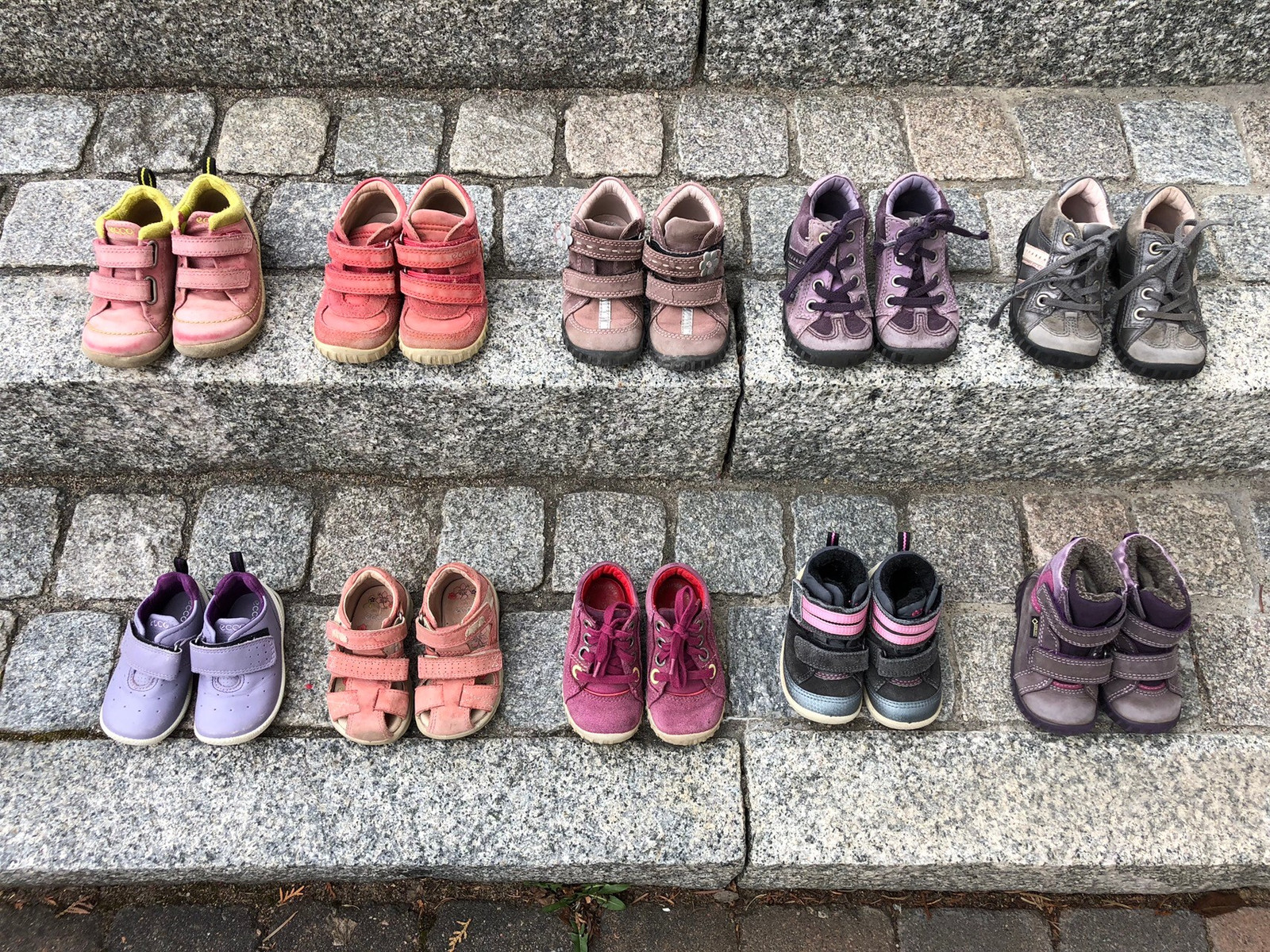 Sko, sandaler og støvler (str 19, 20, 21, 22 og 23 ) | FINN.no Sko, sandaler og støvler (str 19, 20, 21, 22 og 23 ) | FINN.no