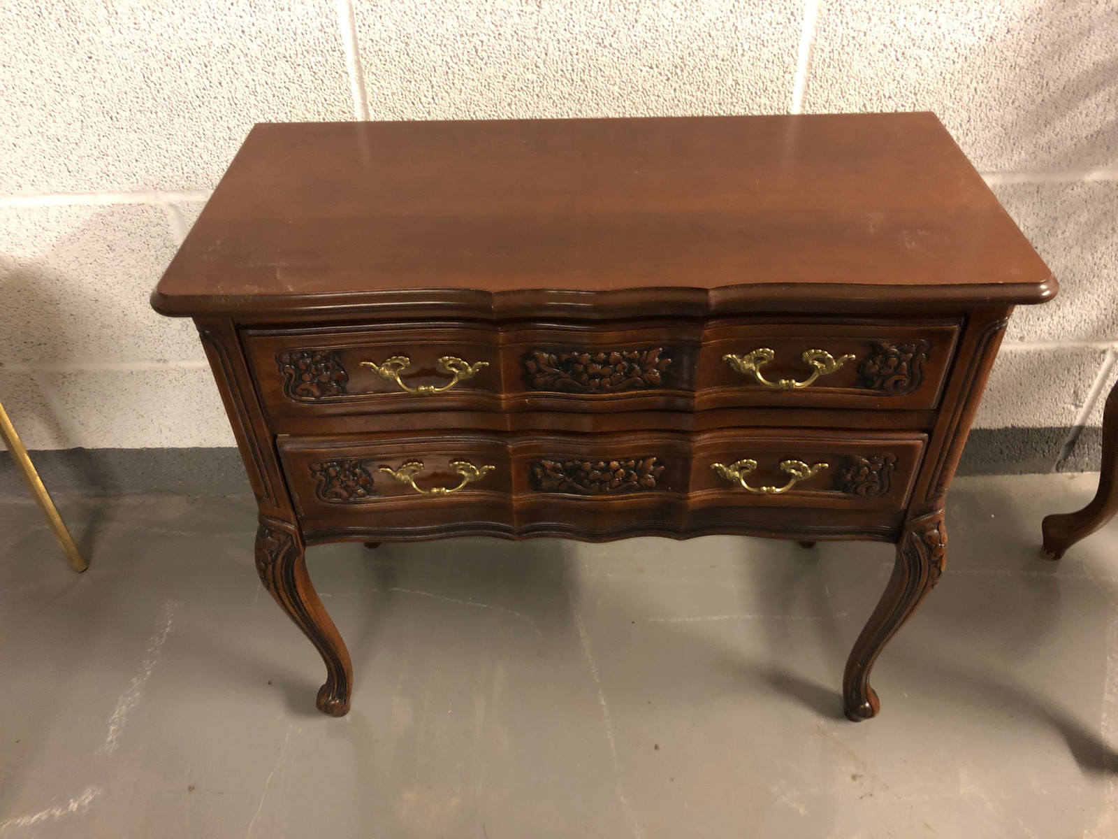 Kommode, nattbord og stol selges (Meget bra stand, gammelt ...