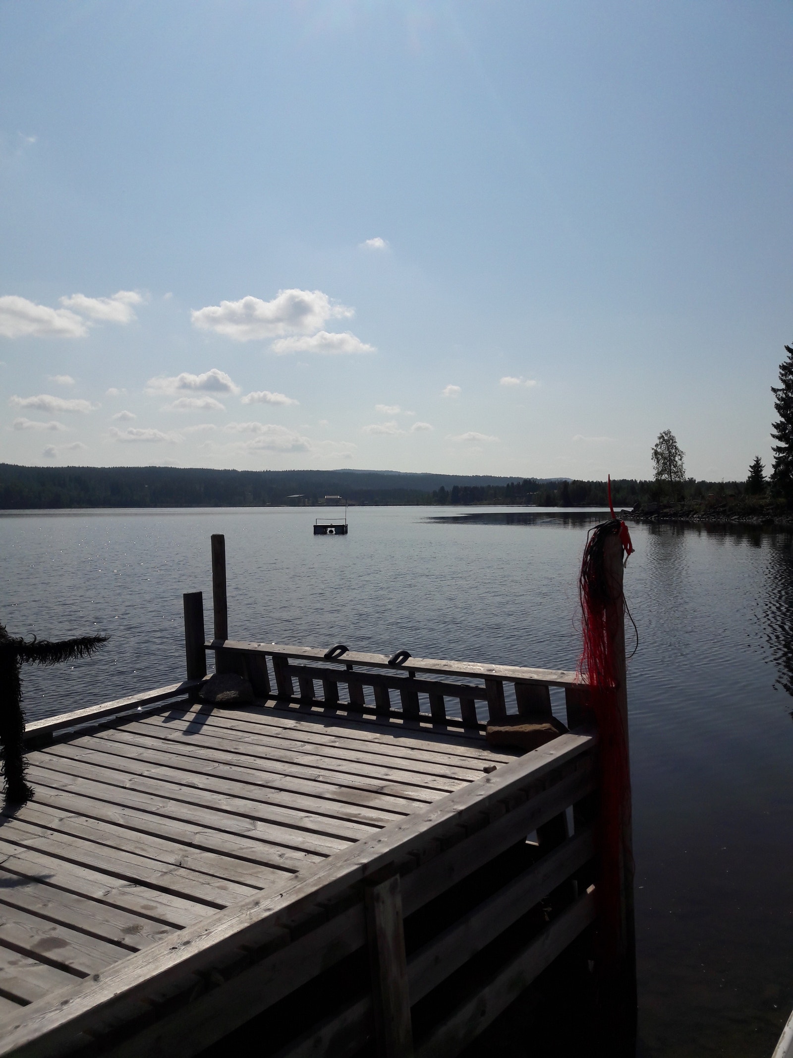 Utsikt fra brygga som tilhører hytta Galleribilde