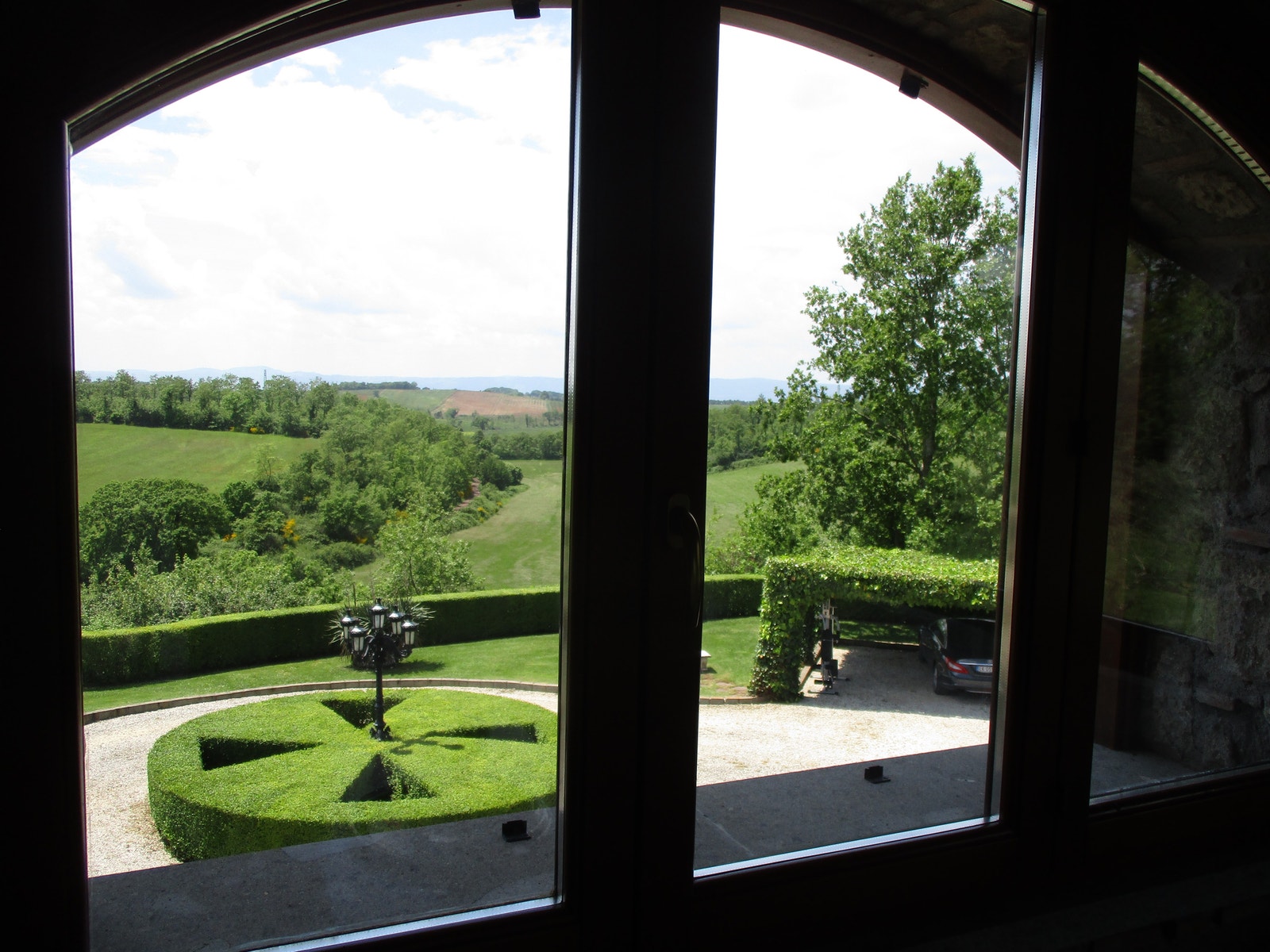 Utsikt fra 2 etasje ! Galleribilde