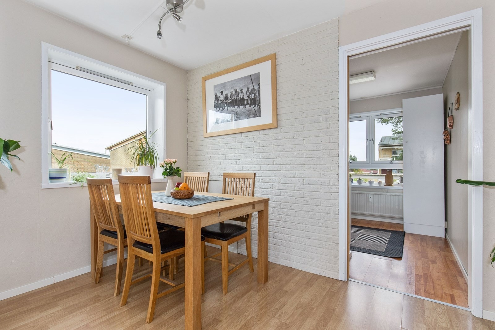 Plass til å invitere venner og familie på hyggelige sammenkomster. Galleribilde