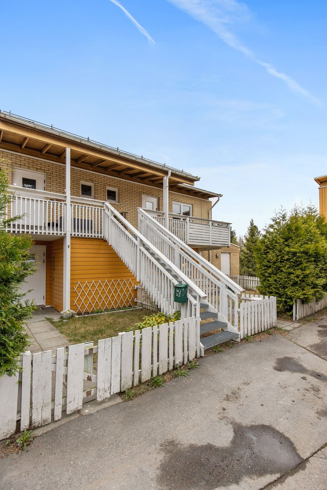 Leiligheten har adkomst via utvendig, overbygd svalgang. Galleribilde