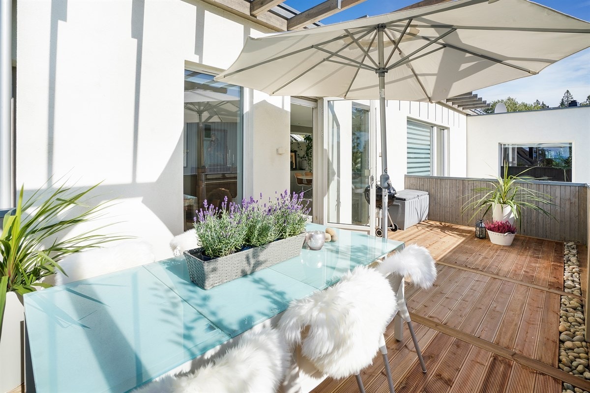 Fantastiske utefasiliteter - nytt gulv. Galleribilde