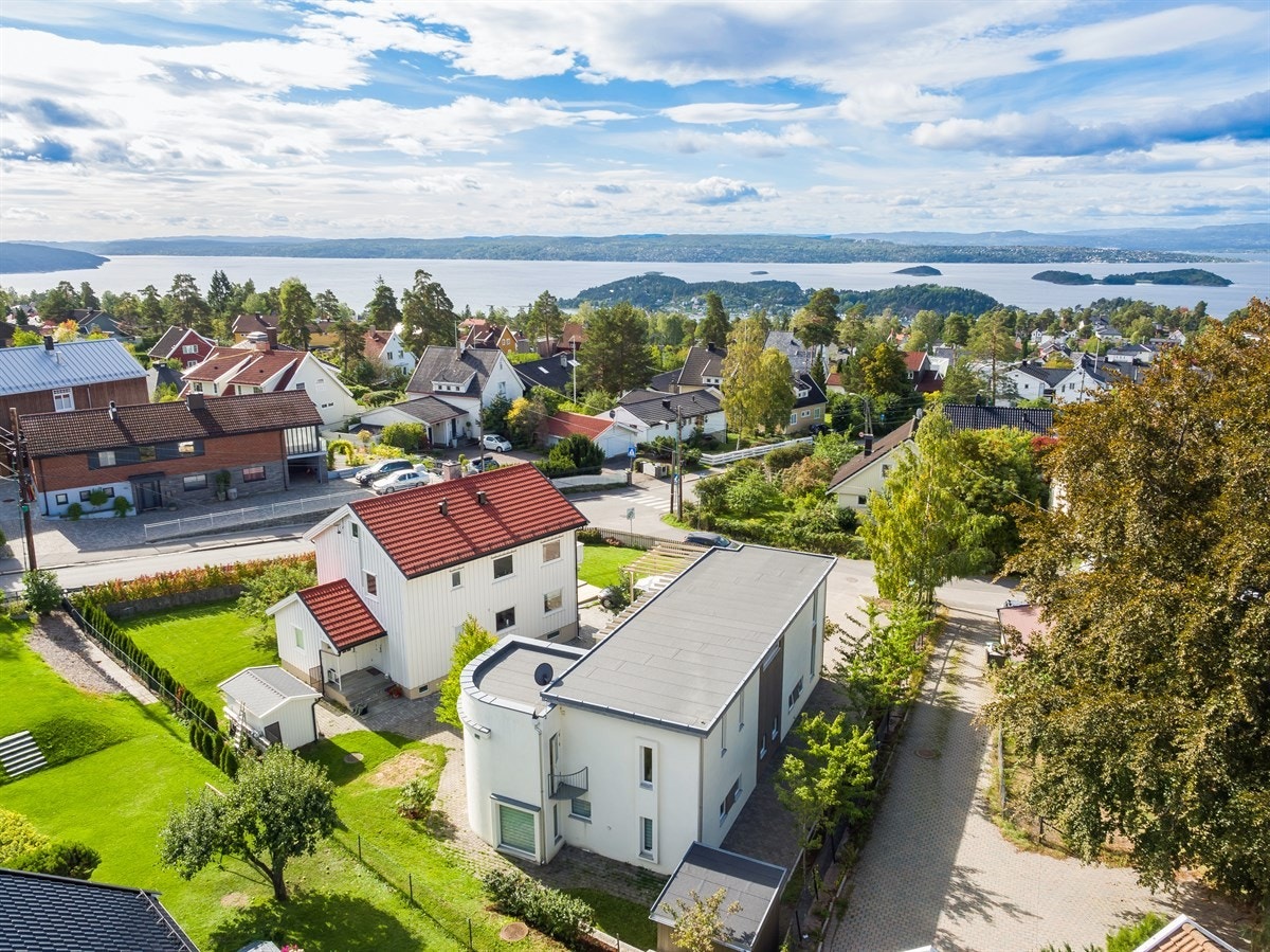 Velkommen til Åsliveien 1C - En unik perle - Arkitektegnet - Må oppleves - Presentert av Privatmegleren Panorama v/ Partner Kim Krabbe - Velkommen Galleribilde