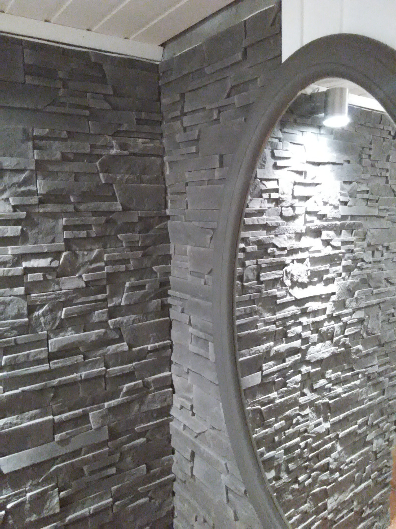 Indre gang speil og nøkkelskap Galleribilde