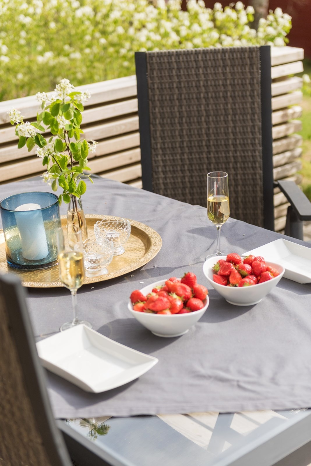 Måltidene kan nytes i sol fra morgen til kveld Galleribilde