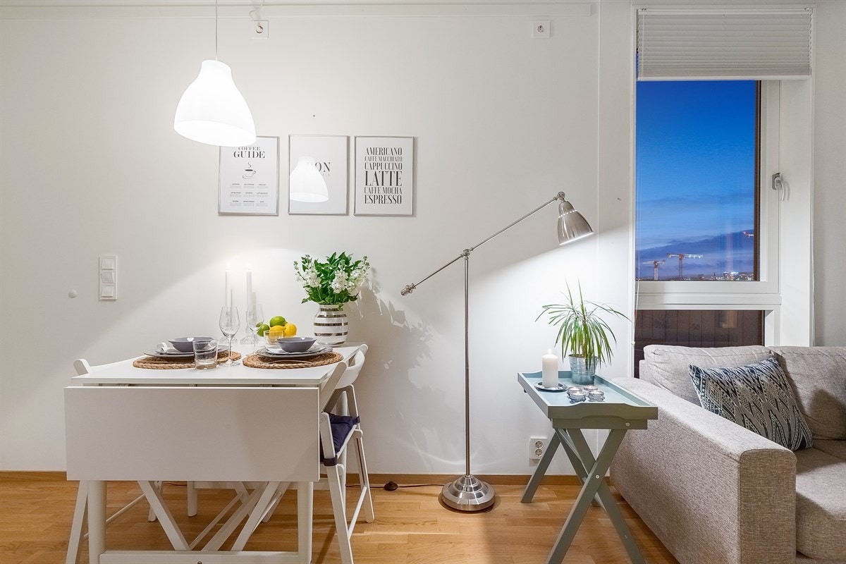 God plass til både sofaløsning og spisebord Galleribilde