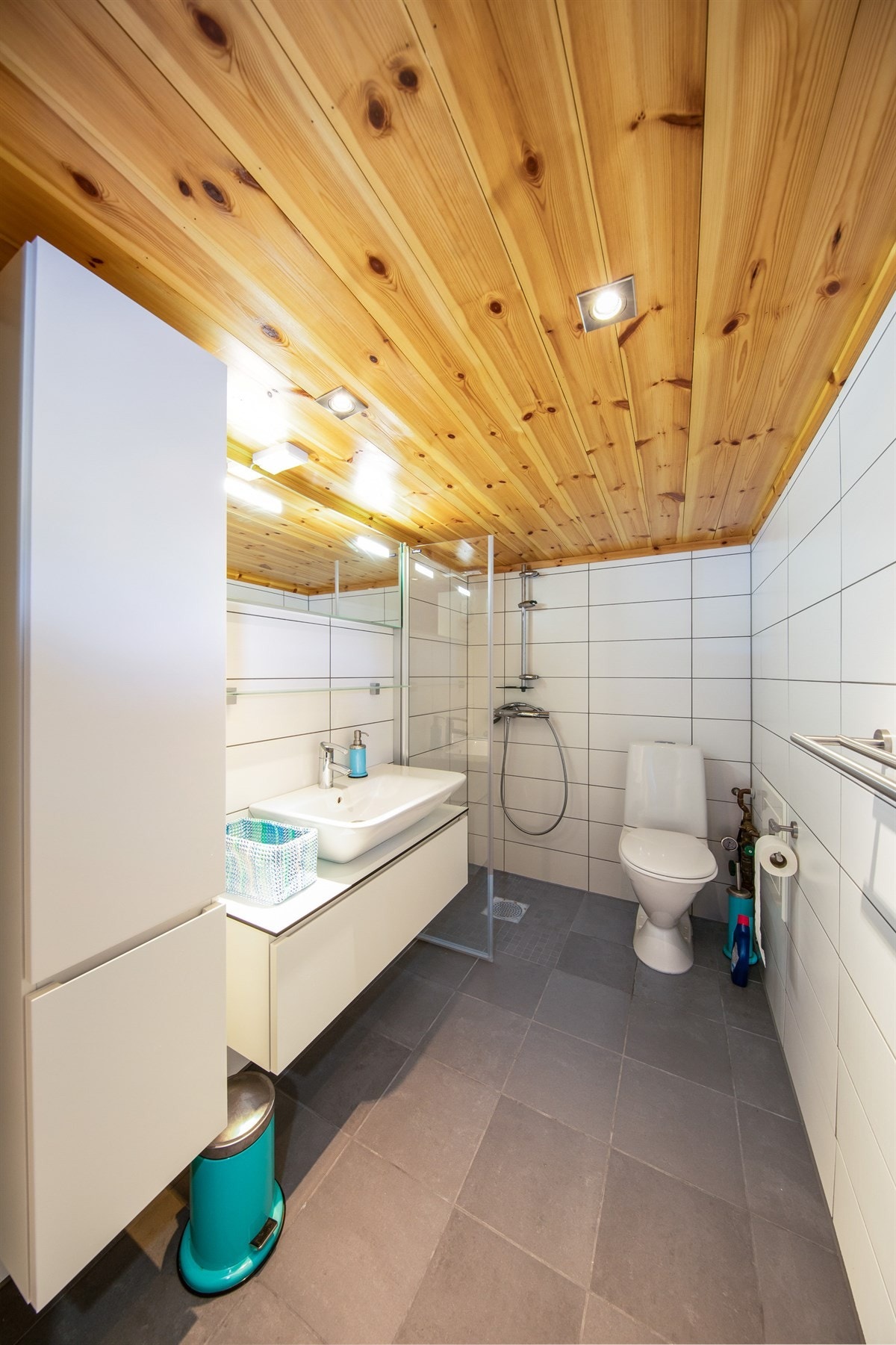 Gjestebad i sjøboden Galleribilde