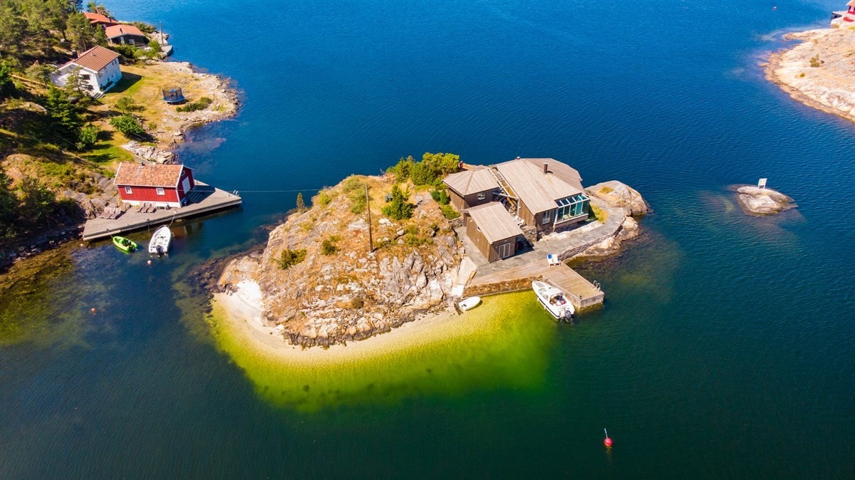 Dronebilde av øya Galleribilde