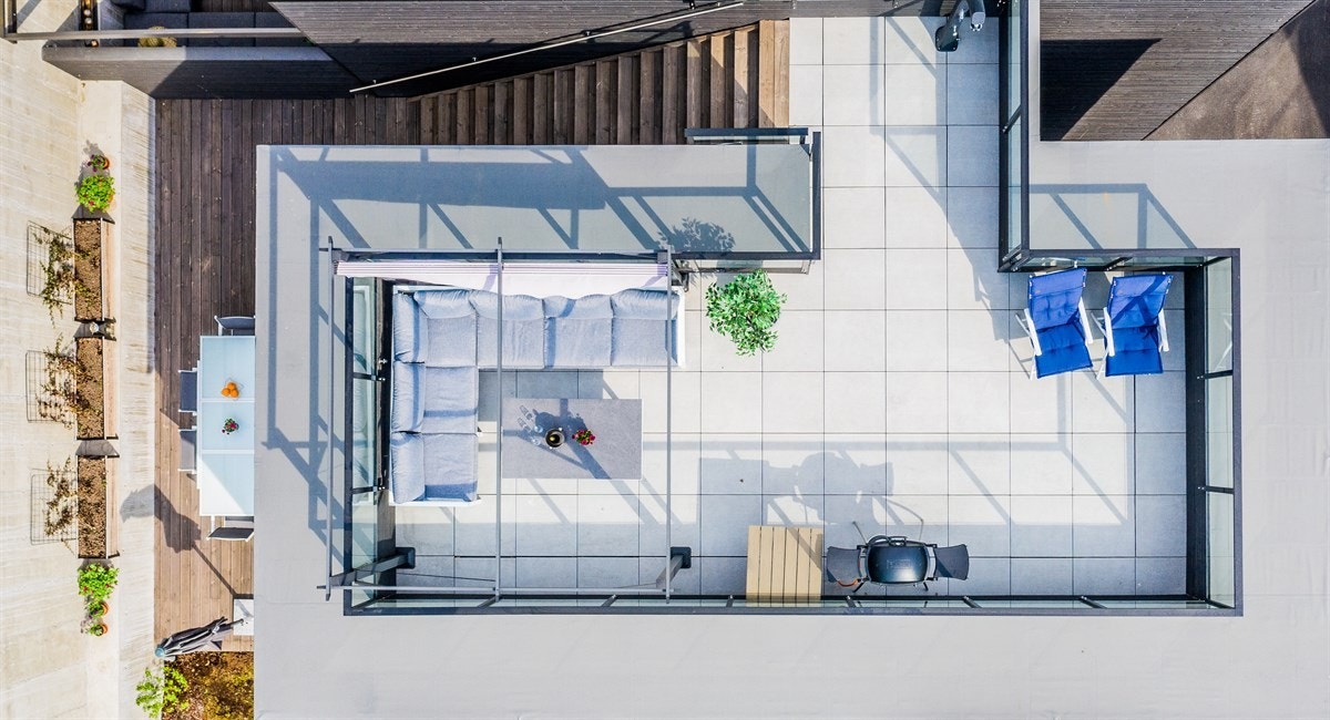 Takterrasse på ca. 30 kvm med panoramautsikt. Galleribilde