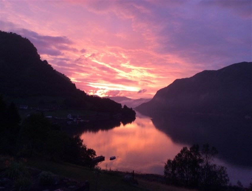 Nydelig solnedgang, tatt av selger. Galleribilde