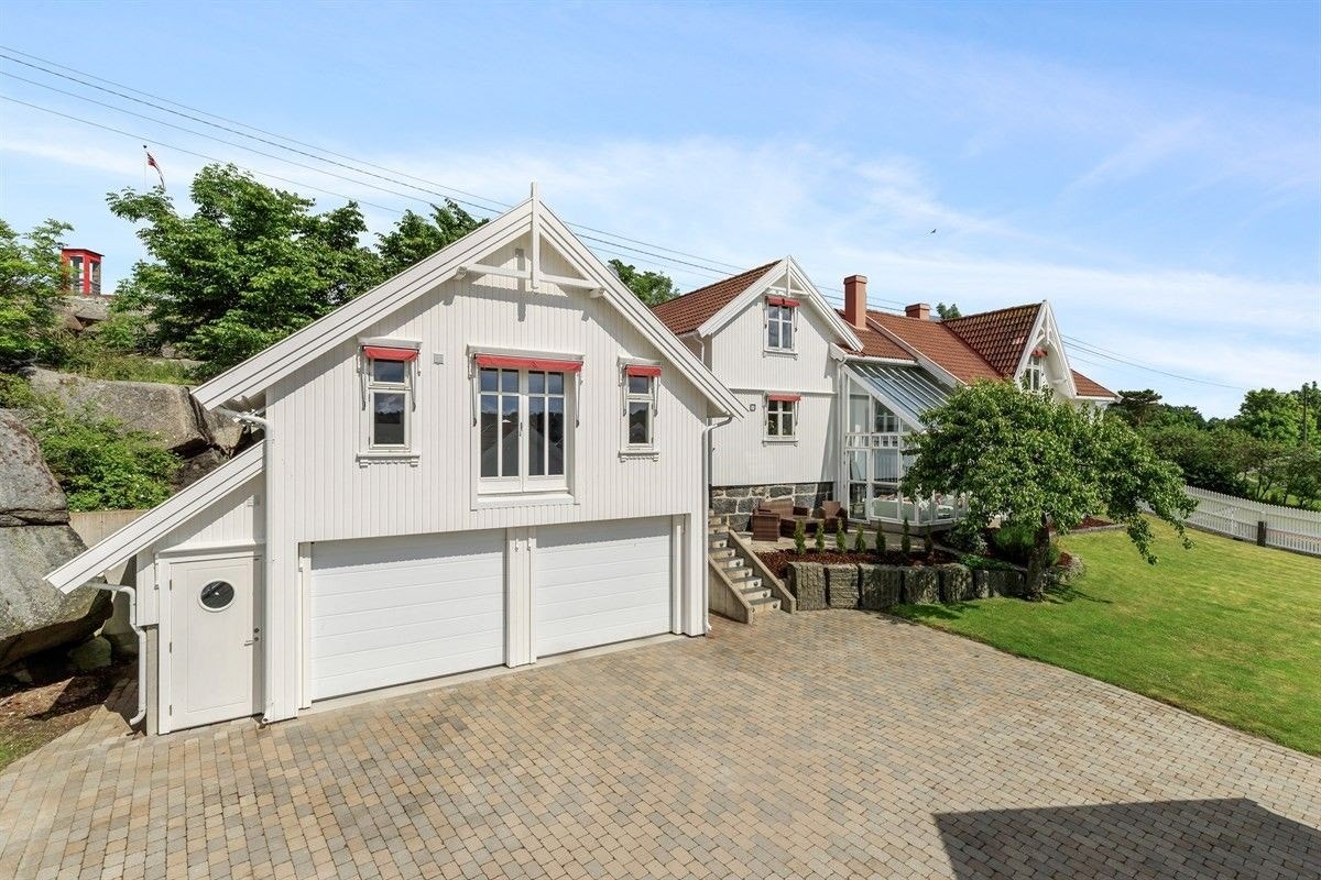 Påbygget dobbel garasje. Galleribilde