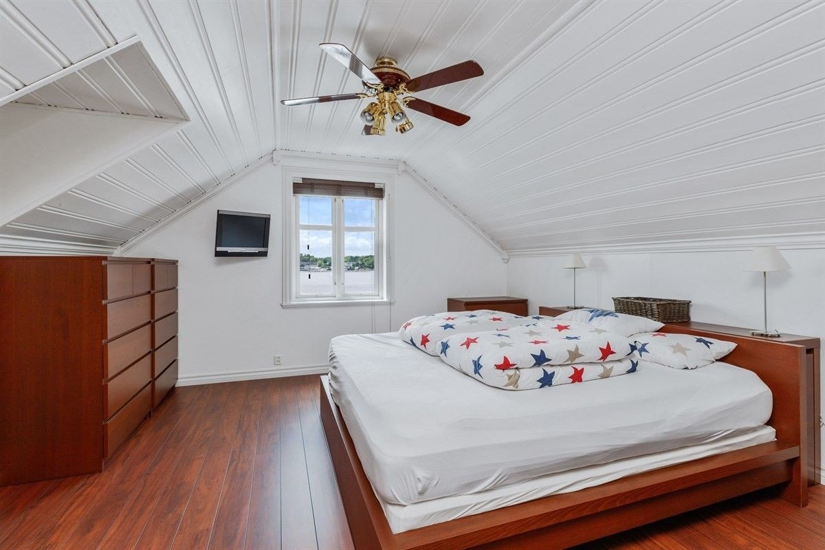 1 av 5 flotte soverom i hovedboligen Galleribilde