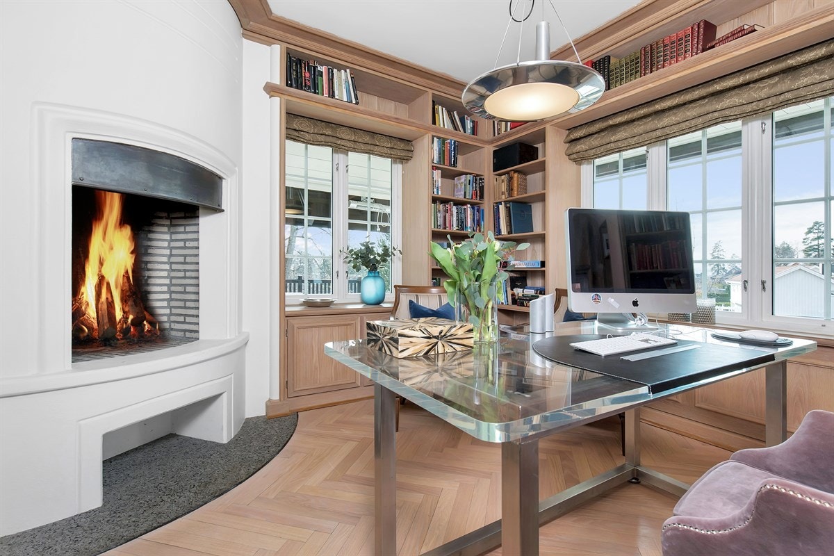 Kontor med peis Galleribilde