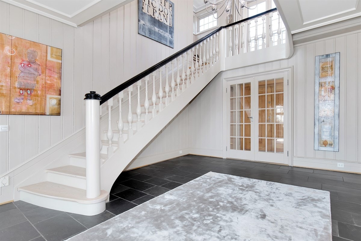 Hall med vakker trapp Galleribilde