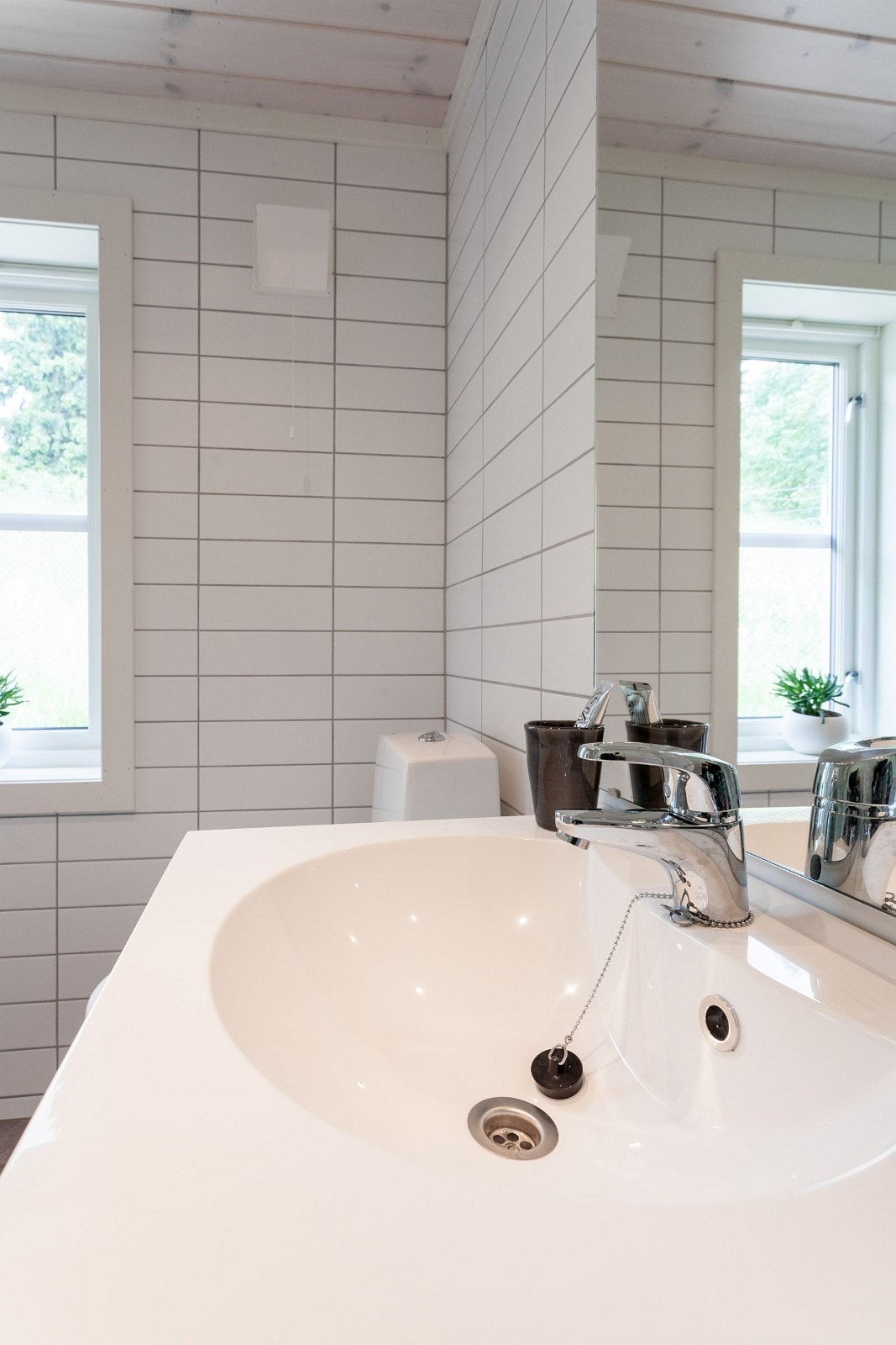 Standard baderomsinnredning.
Fliser og varmekabler. Galleribilde