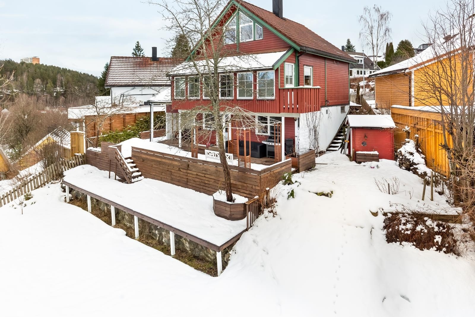 Velkommen til Stenbråtveien 124! Eiendommen presenteres av Jeanette Stenersen i EiendomsMegler1 Galleribilde