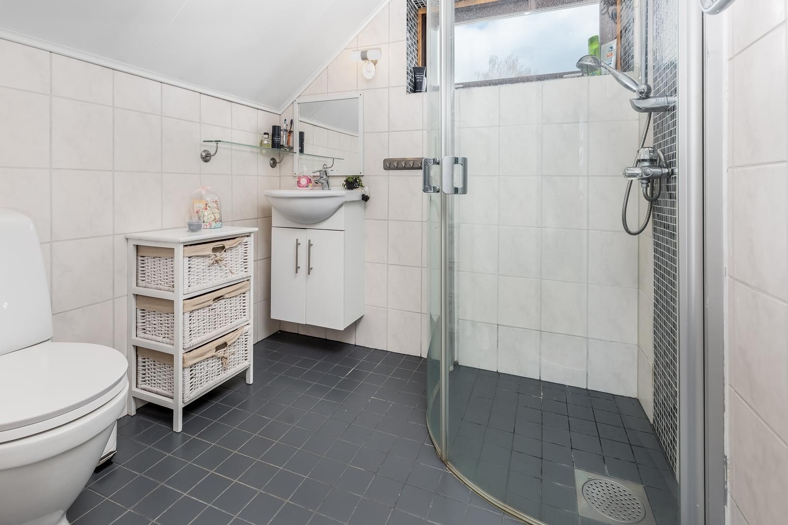 Bad i loftsetasjen Galleribilde