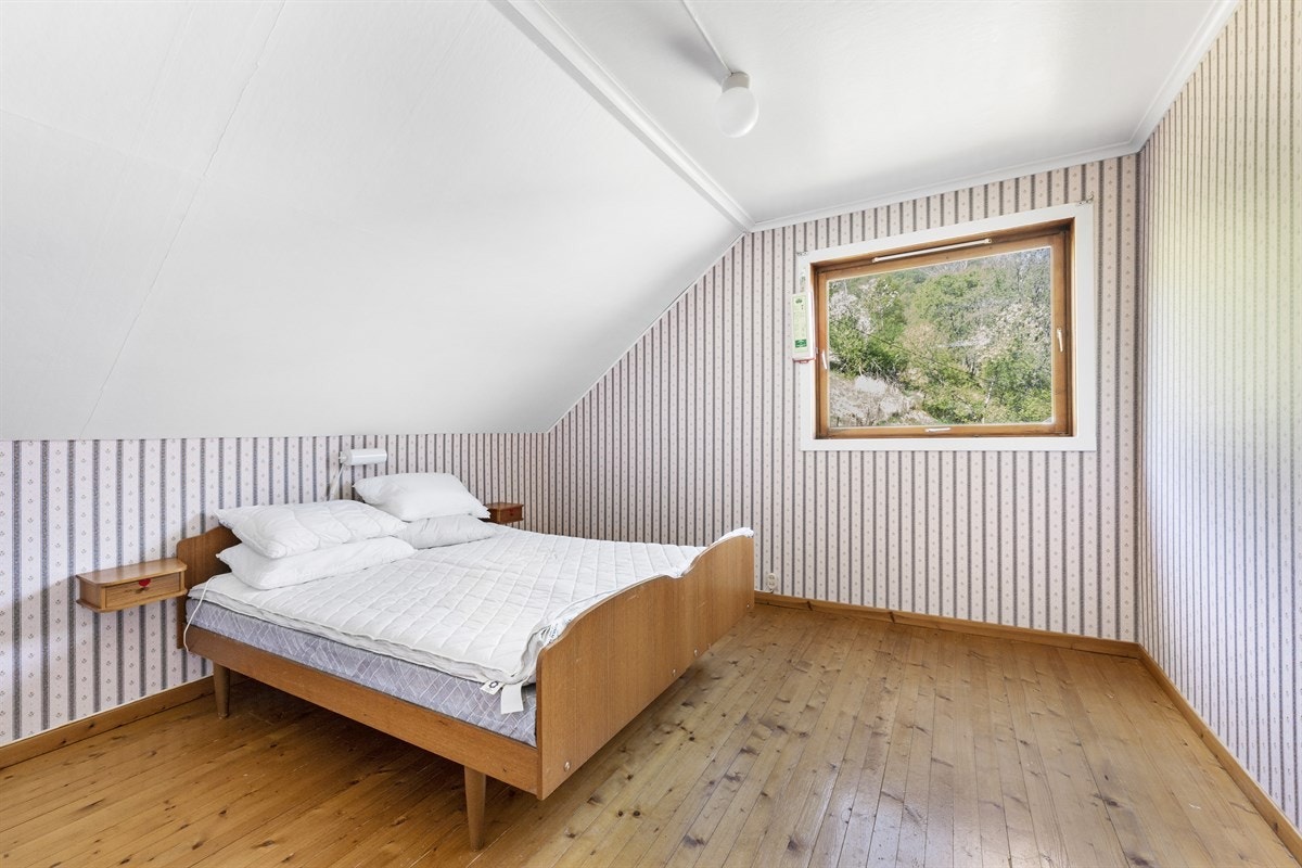 Eit av fem soverom i loftsetasjen Galleribilde