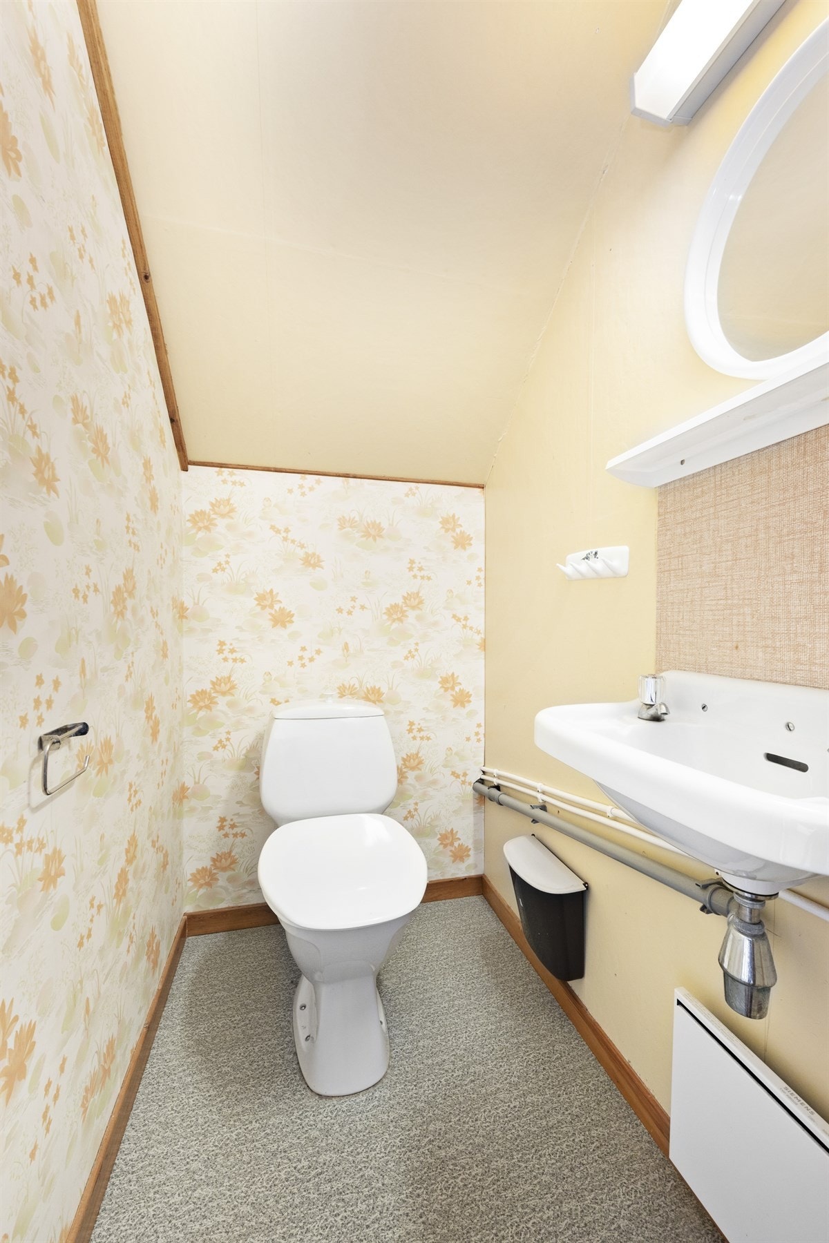 Toalett i loftsetasjen Galleribilde